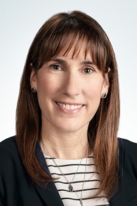 Caroline Hébert Associee deleguee Services fiscaux Avocate LL. M. Fisc. Tax Services Lawyer 200x300 - Me Caroline Hébert